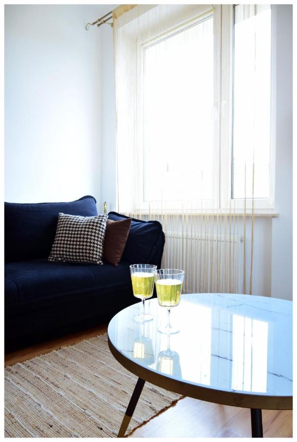Color24 Apartament VI สตาโลวา โวลา ภายนอก รูปภาพ